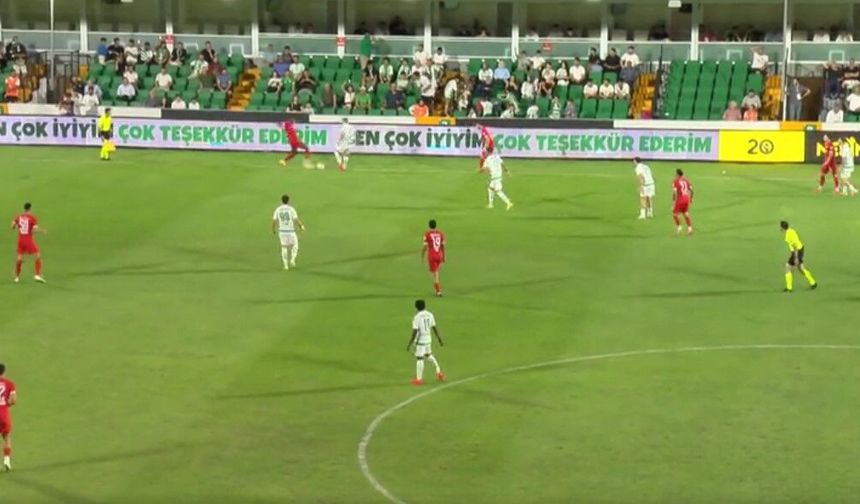 Muğlaspor-Boluspor maçında tribünleri şaşırtan reklam hamlesi