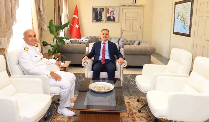 Koramiral Rafet Oktar’dan Vali Akbıyık’a veda ziyareti