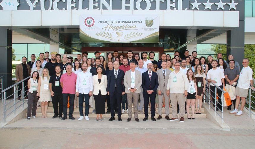 Muğla’da genç eczacılar mesleğin geleceğini konuştu