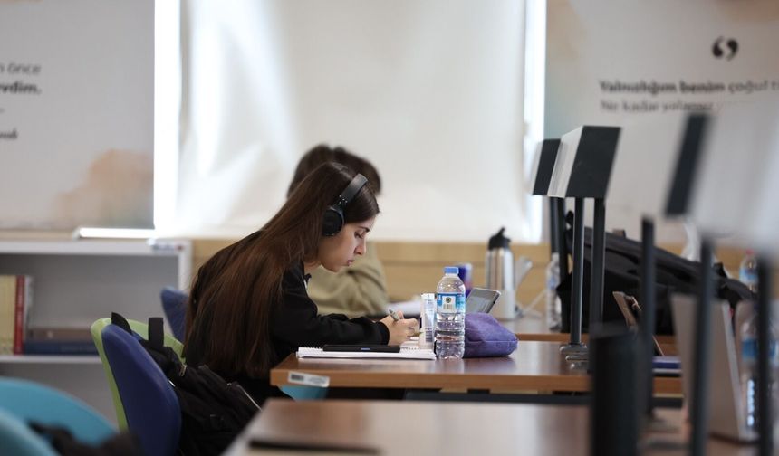 Üniversitelilere Muğla’da 1 TL Ulaşım ve 17 Bin TL Destek
