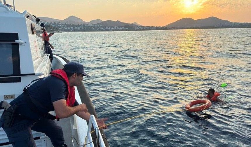 Bodrum Açıklarında Yüzerek Yunanistan’a Geçmeye Çalışırken Yakalandı