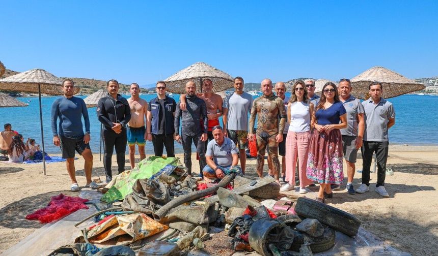 Gümbet’te deniz dibinden 310 kilogram atık çıkarıldı
