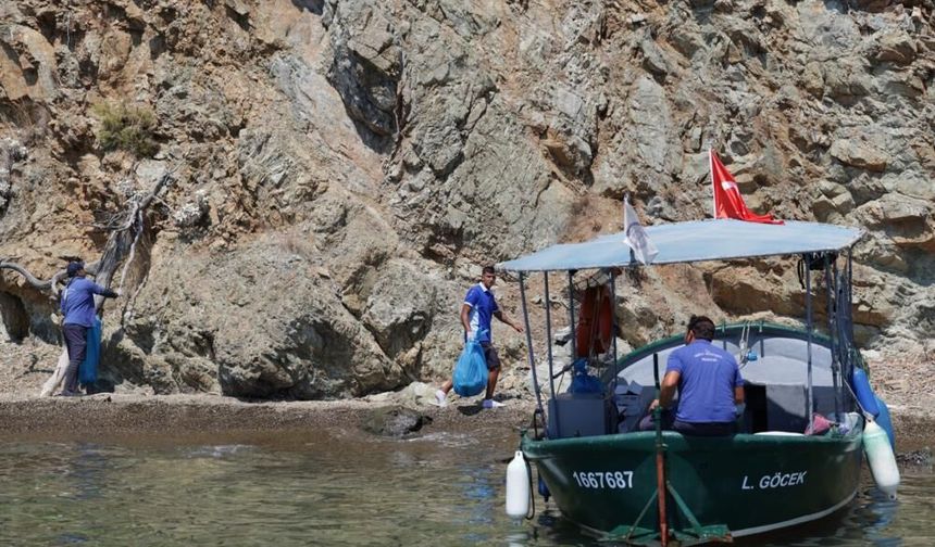 Muğla’nın ulaşılması güç koylarından 306 ton çöp toplandı