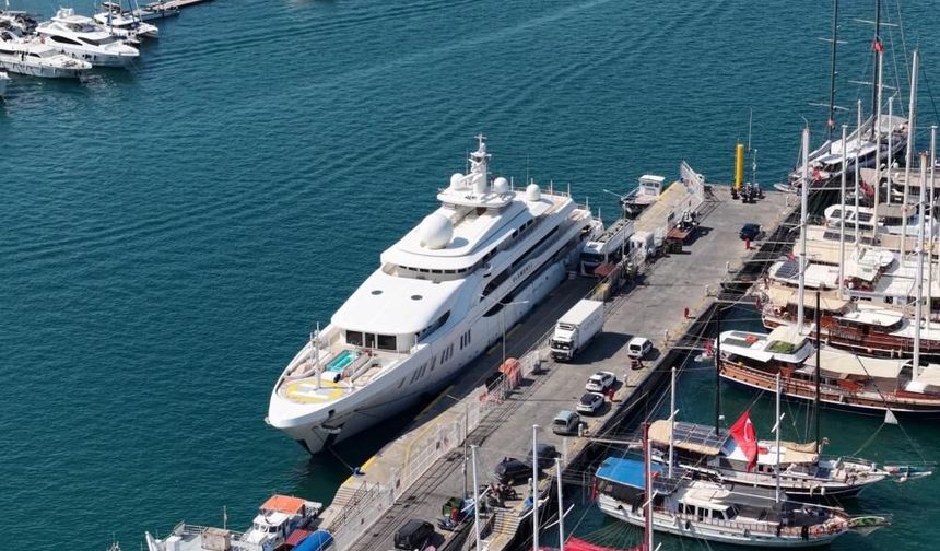 125 Milyon Dolarlık Mega Yat Fethiye’de 100 Bin Litre Yakıt Aldı