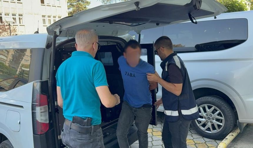 Boşanma aşamasındaki eşini bıçakla yaraladı