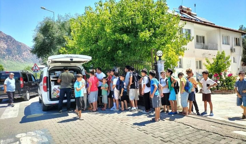 Köyceğiz’de Kur’an Kursu Öğrencilerine Sürpriz İkram