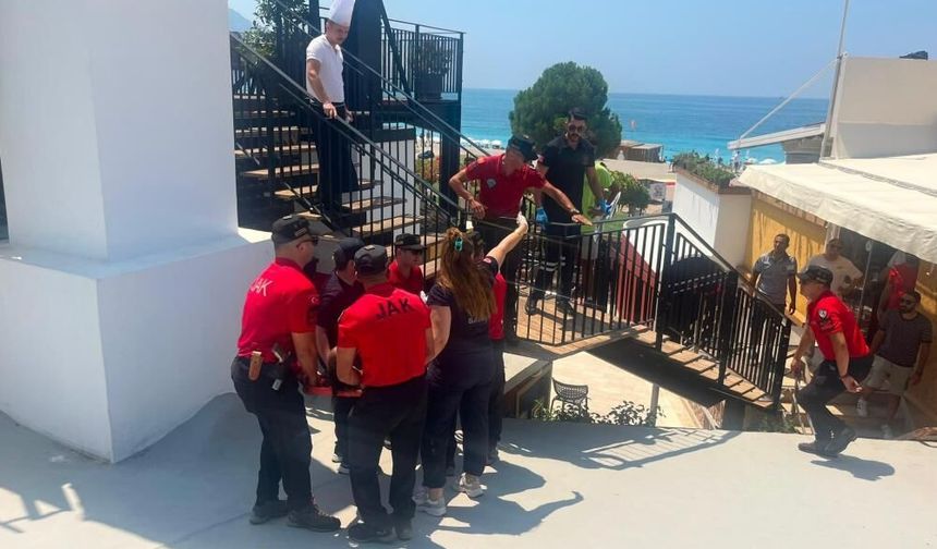 Fethiye’de Yamaç Paraşütü Kazası: Pilot ve İngiliz Turist Yaralandı