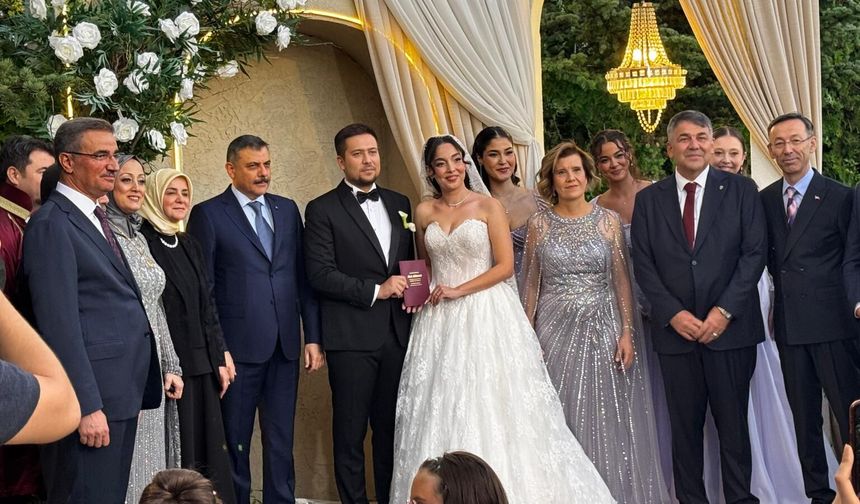 Muğlalı Emniyet Müdürü Onur Karaburun ve ailesinin mutlu günü