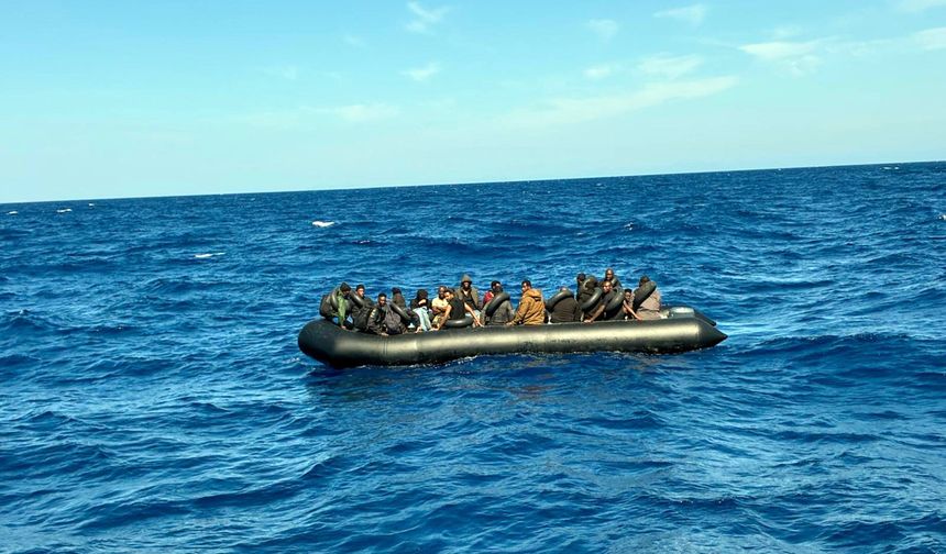 Dalaman açıklarında 39 düzensiz göçmen yakalandı