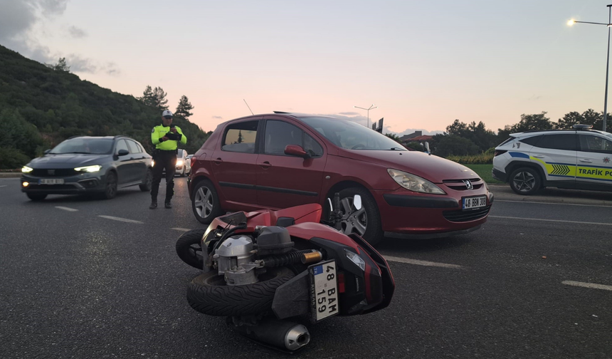 Menteşe'de motosiklet sürücüsü yaralandı