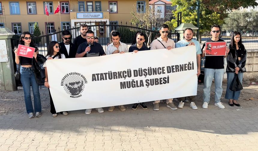 ADD Muğla’dan Atatürk büstüne saldırıya okul önünde tepki