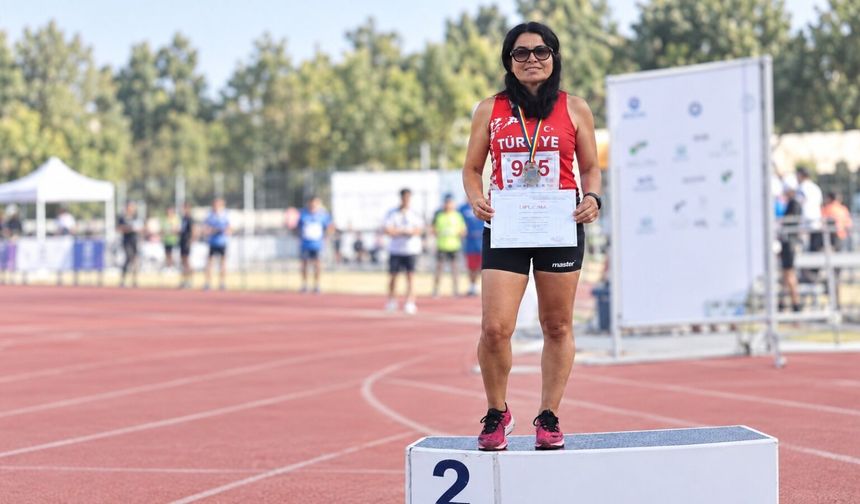 Prof. Dr. Gönül Babayiğit İrez Balkanlar’da tarih yazdı