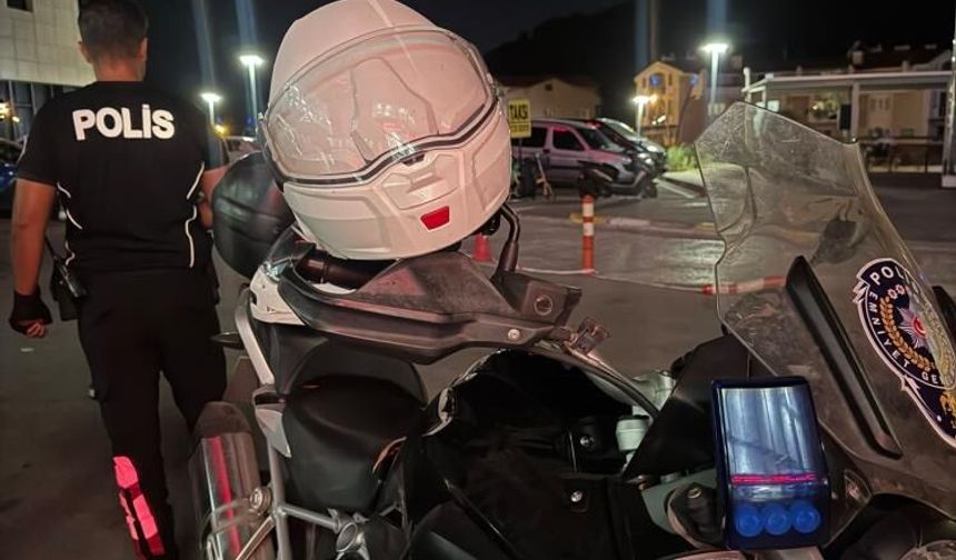 Marmaris’te polisin dur ihtarına uymayan çocuk sürücü kaza yaptı
