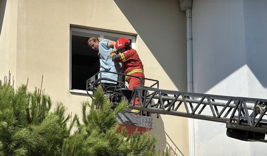 Fethiye Devlet Hastanesi’nde gerçeğini aratmayan deprem tatbikatı
