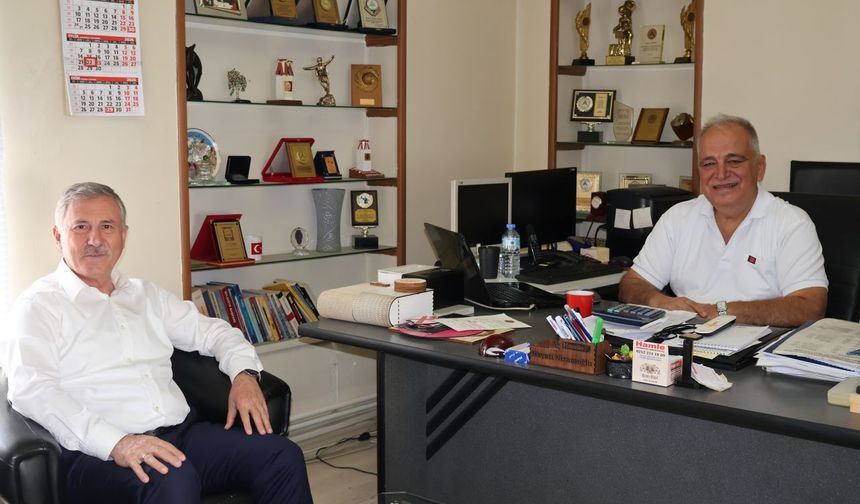 Selçuk Özdağ’dan Hamle Medya Grubuna ziyaret