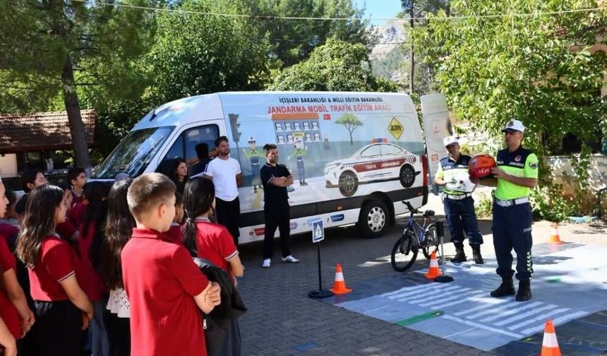Köyceğiz’de öğrencilere trafik eğitimi verildi