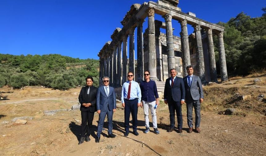 Vali Akbıyık Euromos Antik Kenti’ndeki çalışmaları inceledi