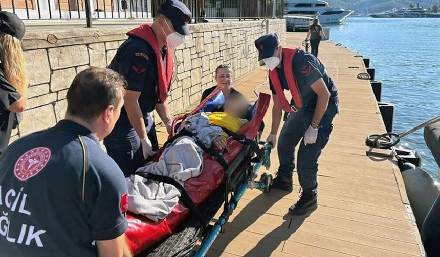 Fethiye açıklarında iki kişi Sahil Güvenlik tarafından tahliye edildi