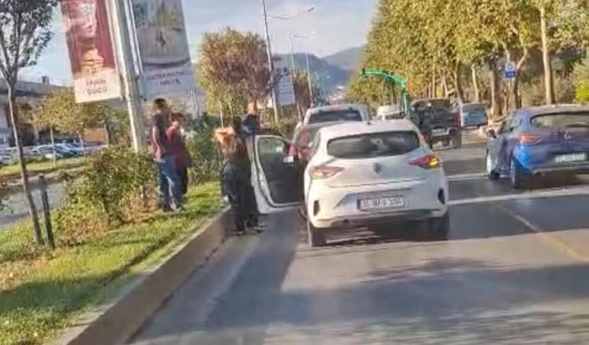 Menteşe’de 3 araçlı zincirleme kaza