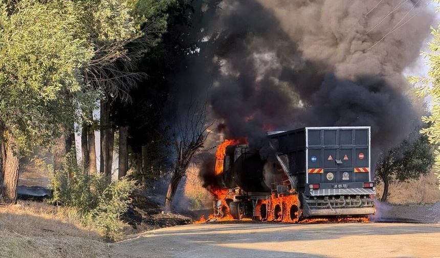 Dalaman Belediyesi’ne ait asfalt yama makinesi yandı
