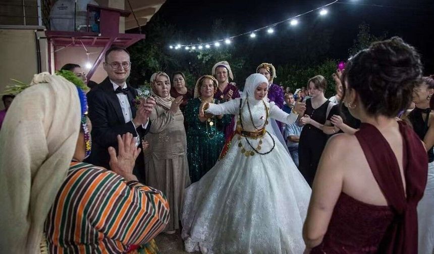 3 gün 3 gece düğün yaptılar, sabah gelin de altınlar da yoktu