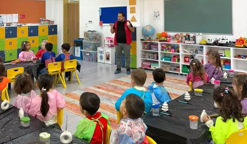 Menteşe’de çocuklar sanat atölyelerinde buluşuyor