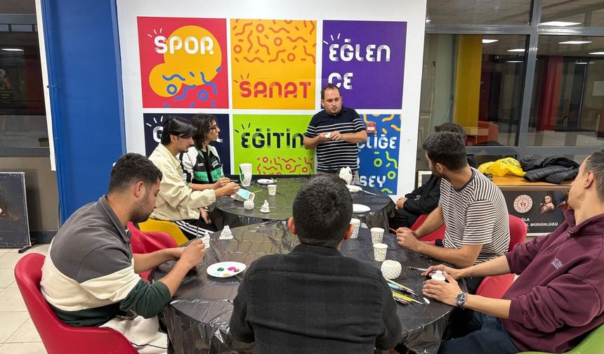Muğla’da yurt öğrencileri seramik objeler tasarladı