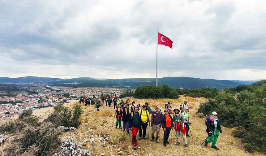 Denizlili doğaseverler Muğla’da 13 kilometre yürüdü