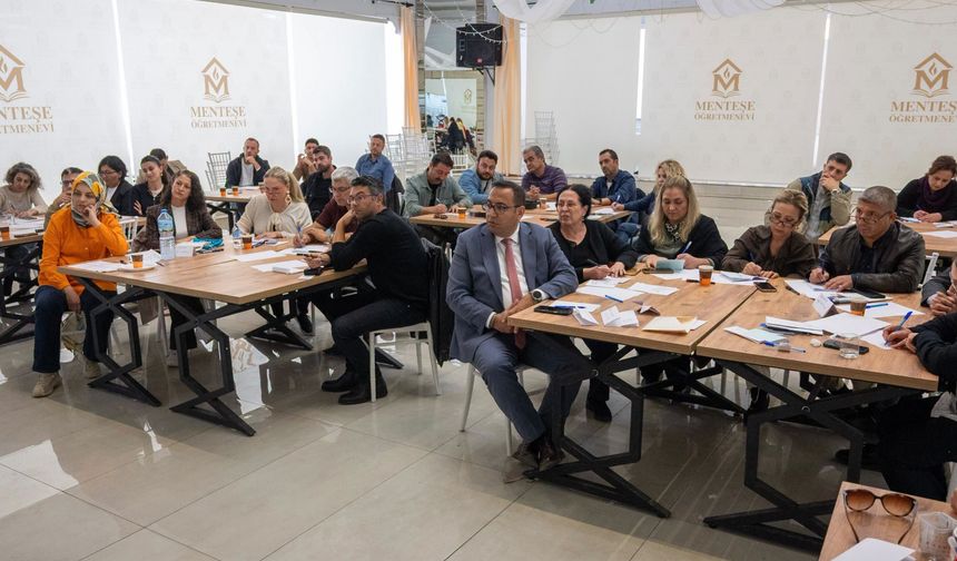 Menteşe’de müdür yardımcılarına yönetim semineri