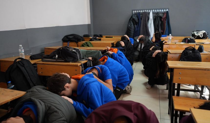 Menteşe’de okulda yangın tatbikatı