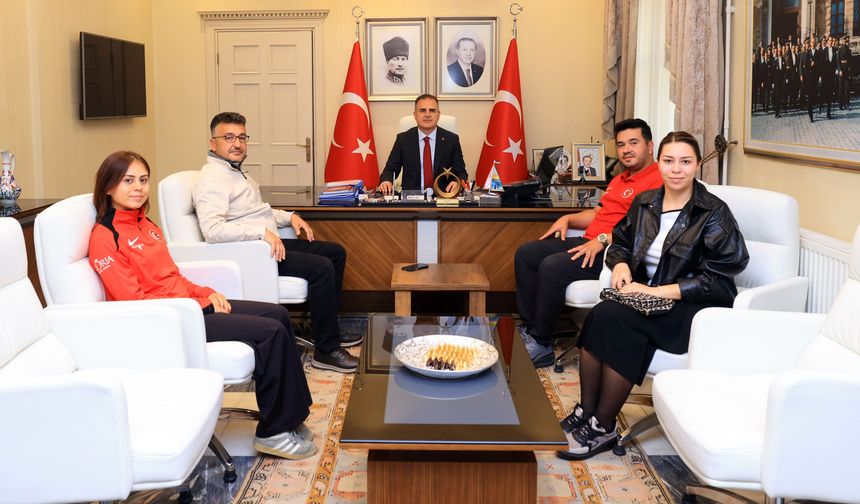 Muğlalı milli okçulara Vali’den altın ödül