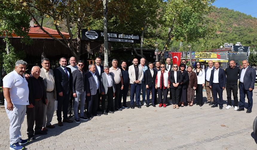 Acar Ünlü, Marmarisli muhtarlarla buluştu