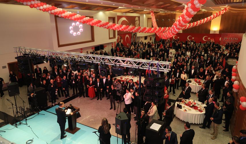 Muğla’da Cumhuriyet resepsiyonu: Gözler Ayaydın ve Aras’ta
