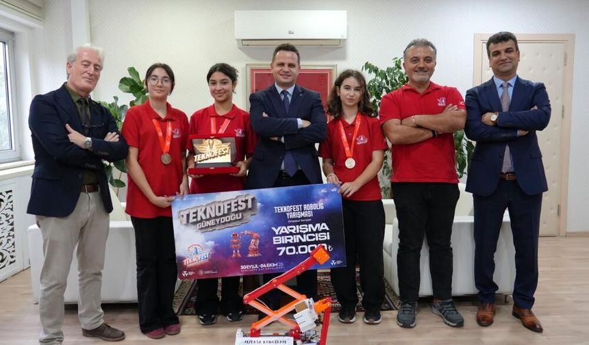 Milas BİLSEM’in şampiyon robot takımı Emre Çay’ı ziyaret etti