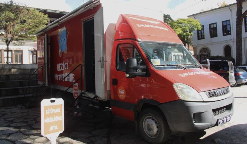 Muğla’da kütüphane hizmeti 5 bin kitapla bahçede sürüyor