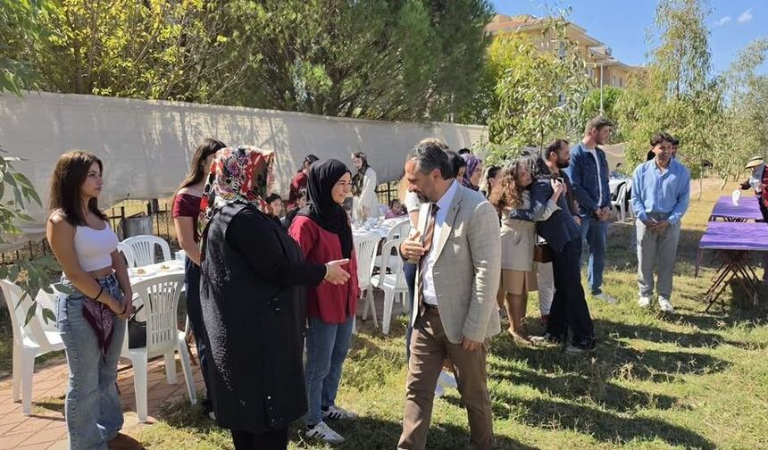 Muğla’da huzurevi sakinleri ve gençler mangalda buluştu