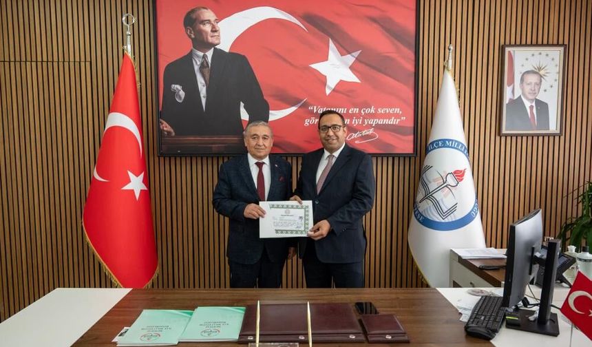Menteşe’de başarılı eğitimcilere başarı belgesi verildi