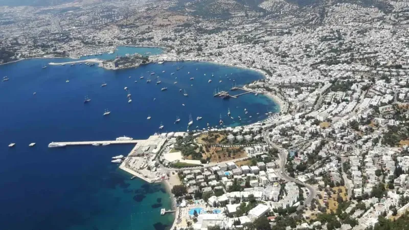 <p data-start="1074" data-end="1189">Sıcaklık <strong data-start="1083" data-end="1100">24°C ile 35°C</strong> arasında değişecek. Nem oranı %80 seviyesine ulaşacak. İlçede sıcak hava hakim olacak.<o:p></o:p></p>