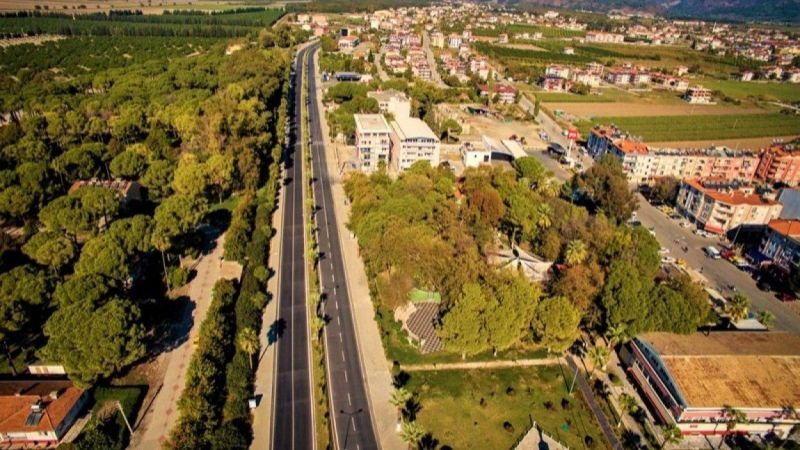 <p data-start="1984" data-end="2092">Sıcaklık <strong data-start="1993" data-end="2010">18°C ile 35°C</strong> arasında değişecek. Nem %84 seviyesinde ölçüldü. İlçede sıcak hava öne çıkıyor.<o:p></o:p></p>