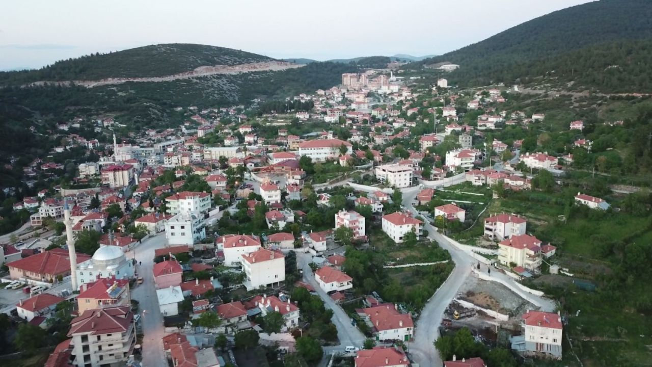 <ul>
<li><strong>Sabah:</strong> 7°C</li>
<li><strong>Gündüz:</strong> 18°C</li>
<li><strong>Nem:</strong> 96%</li>
<li><strong>Durum:</strong> Parçalı bulutlu</li>
</ul>