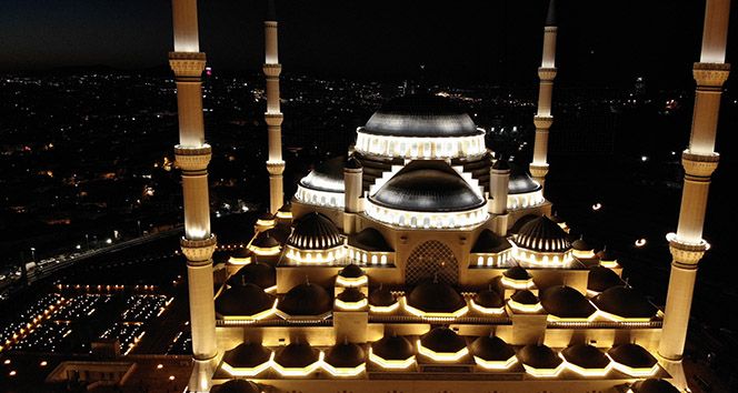 Miraç Kandili Mesajları 2026: En Güzel, Dualı ve Hadisli Paylaşımlar!