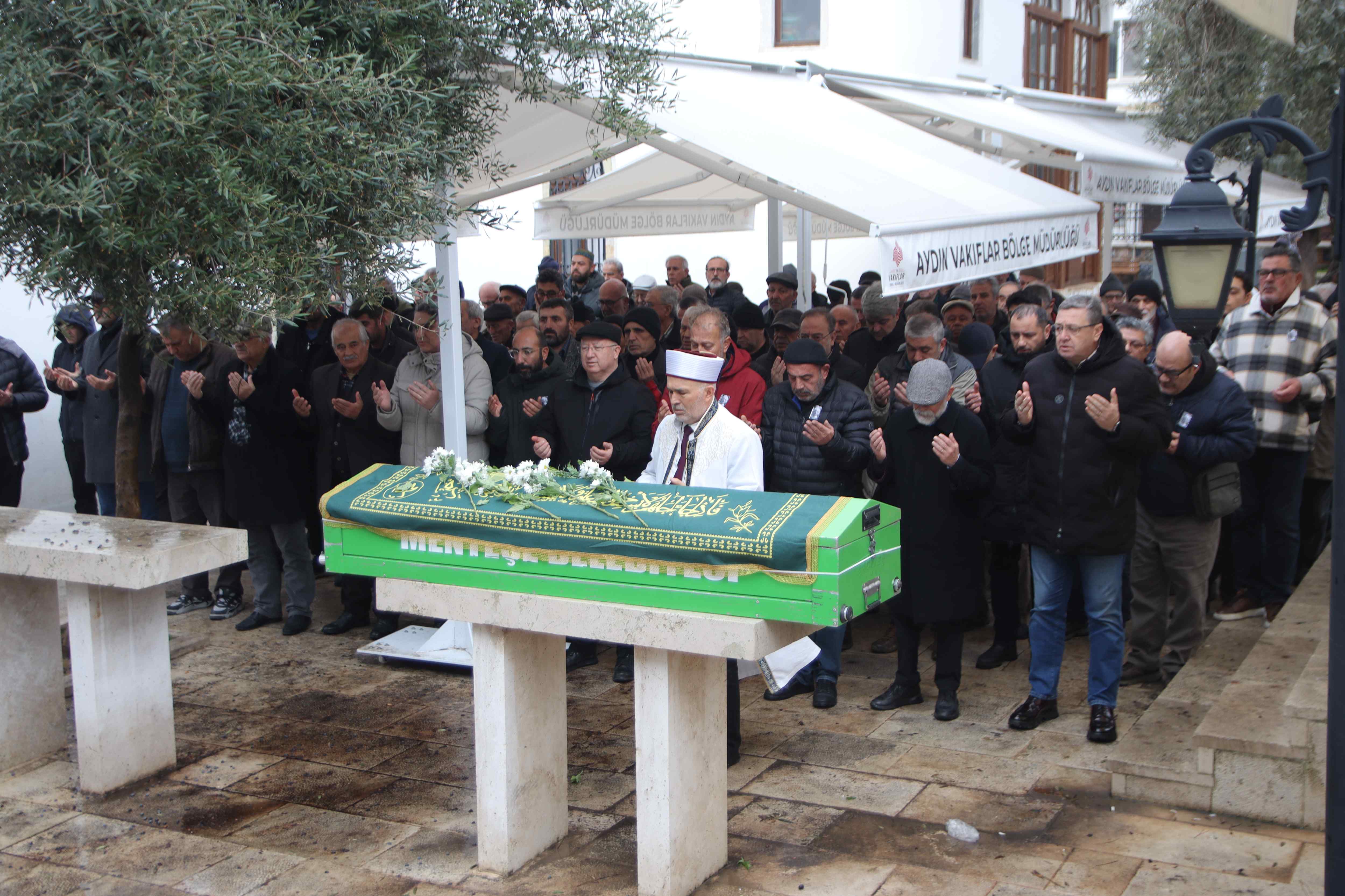 Fehmi Özer Akgüç Son Yolculuğuna Uğurlandı (1)