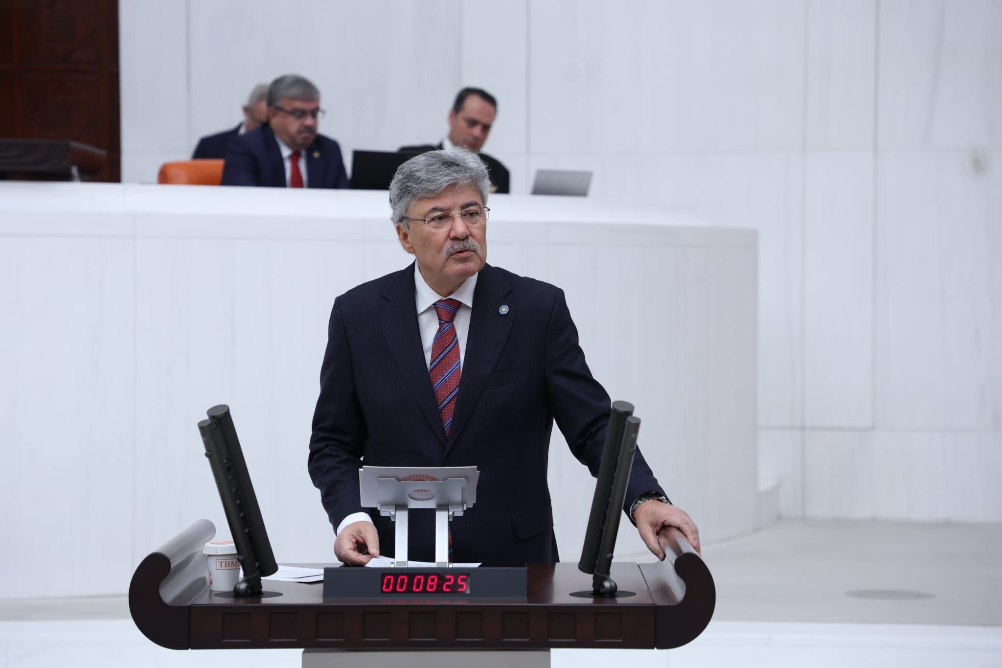 Metin Ergun: "Yüz Binlerce Yaşlı Muhtaç Hale Getirildi"