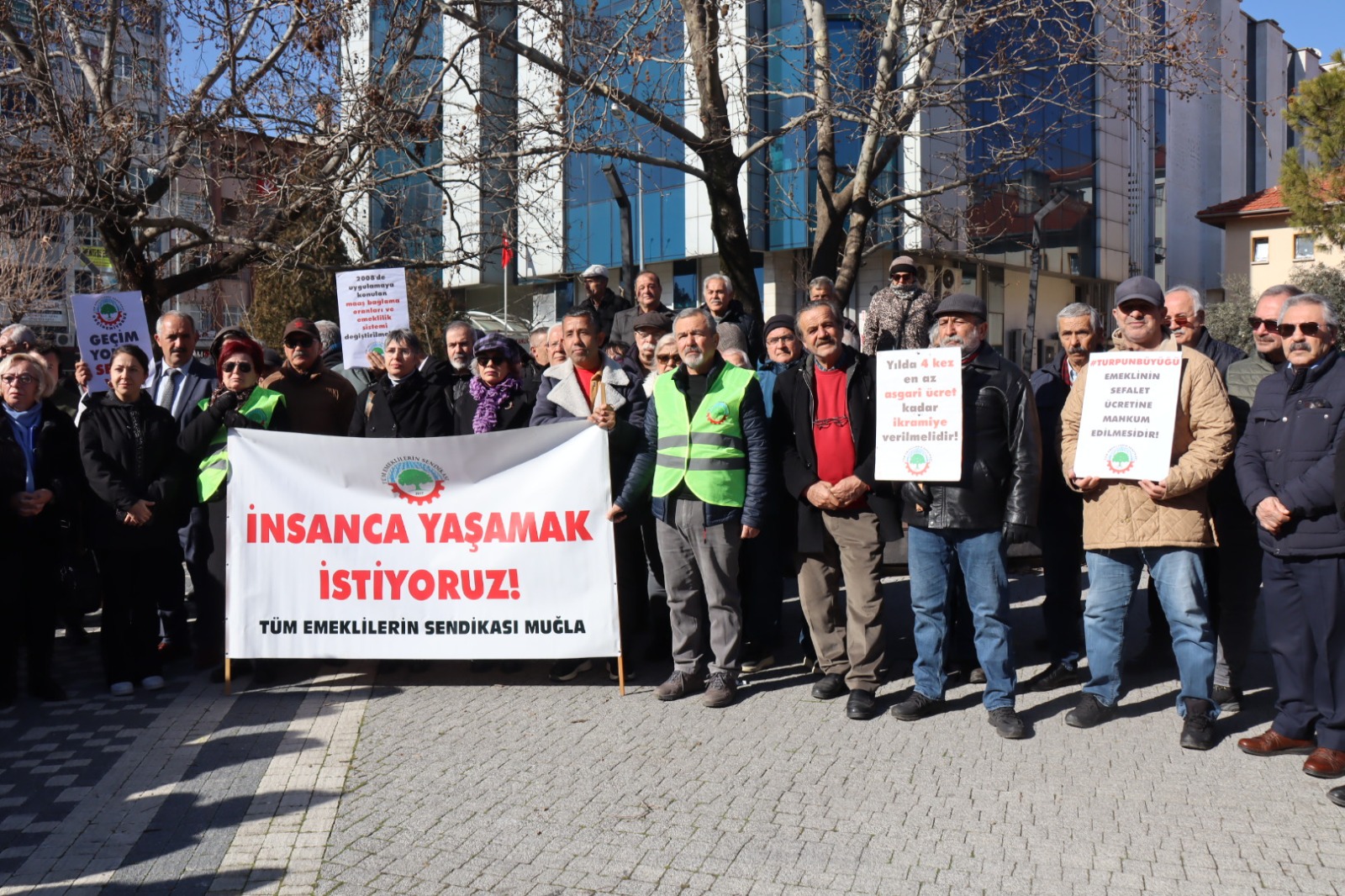 Muğla’da Emeklilerden Zam Protestosu1