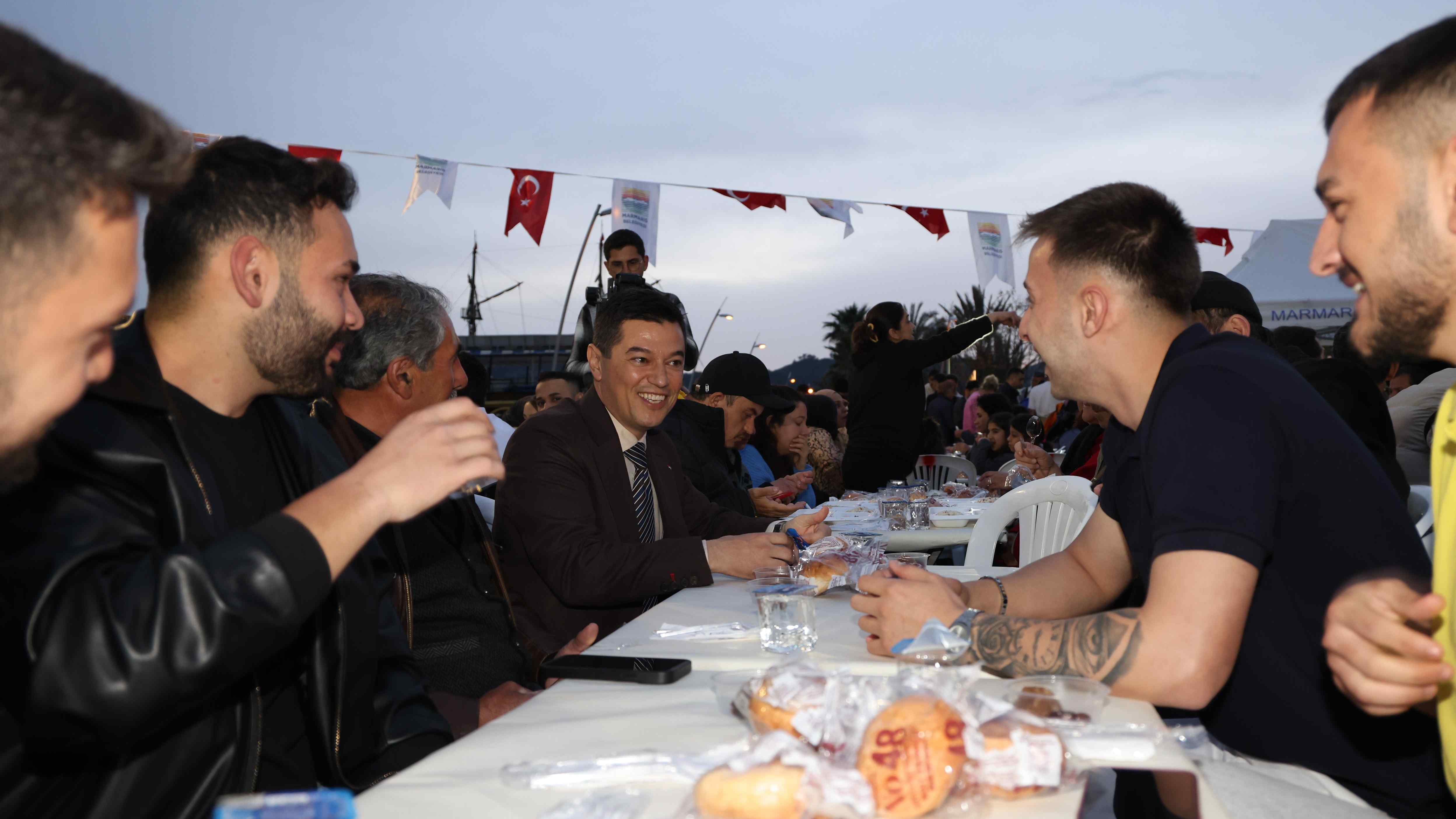 Marmari̇s Beledi̇yesi̇ İftar Sofrasi Kuracak (4)-1