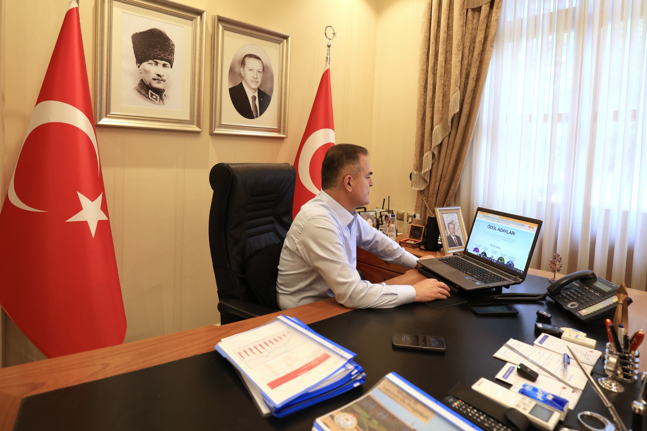 369B9E5B 4715 4D44 Acca 2C8727Ce7985