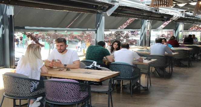 Masaya Oturan Şaşıracak Restoranlarda Zorunlu Ücret Kaldırıldı (3)