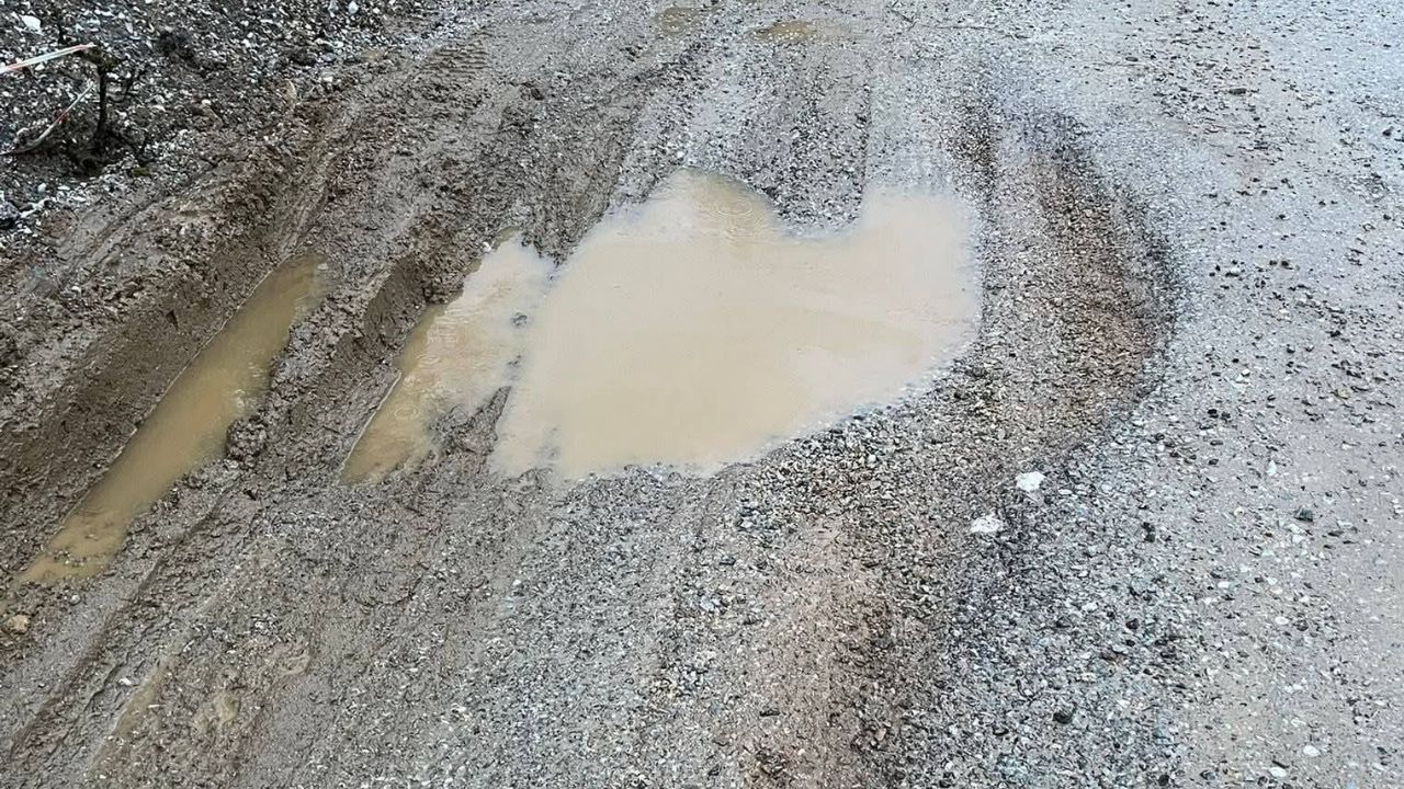 Yatağan’da Bozulan Yollar Tepki Çekti Vatandaşlar Çözüm Bekliyor (5)