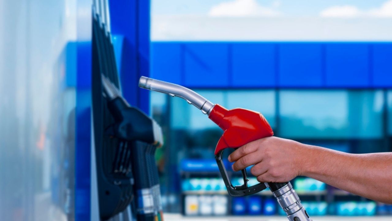 3 Mart akaryakıt fiyatlarında benzine ve motorine yeni zam veya indirim var mı?