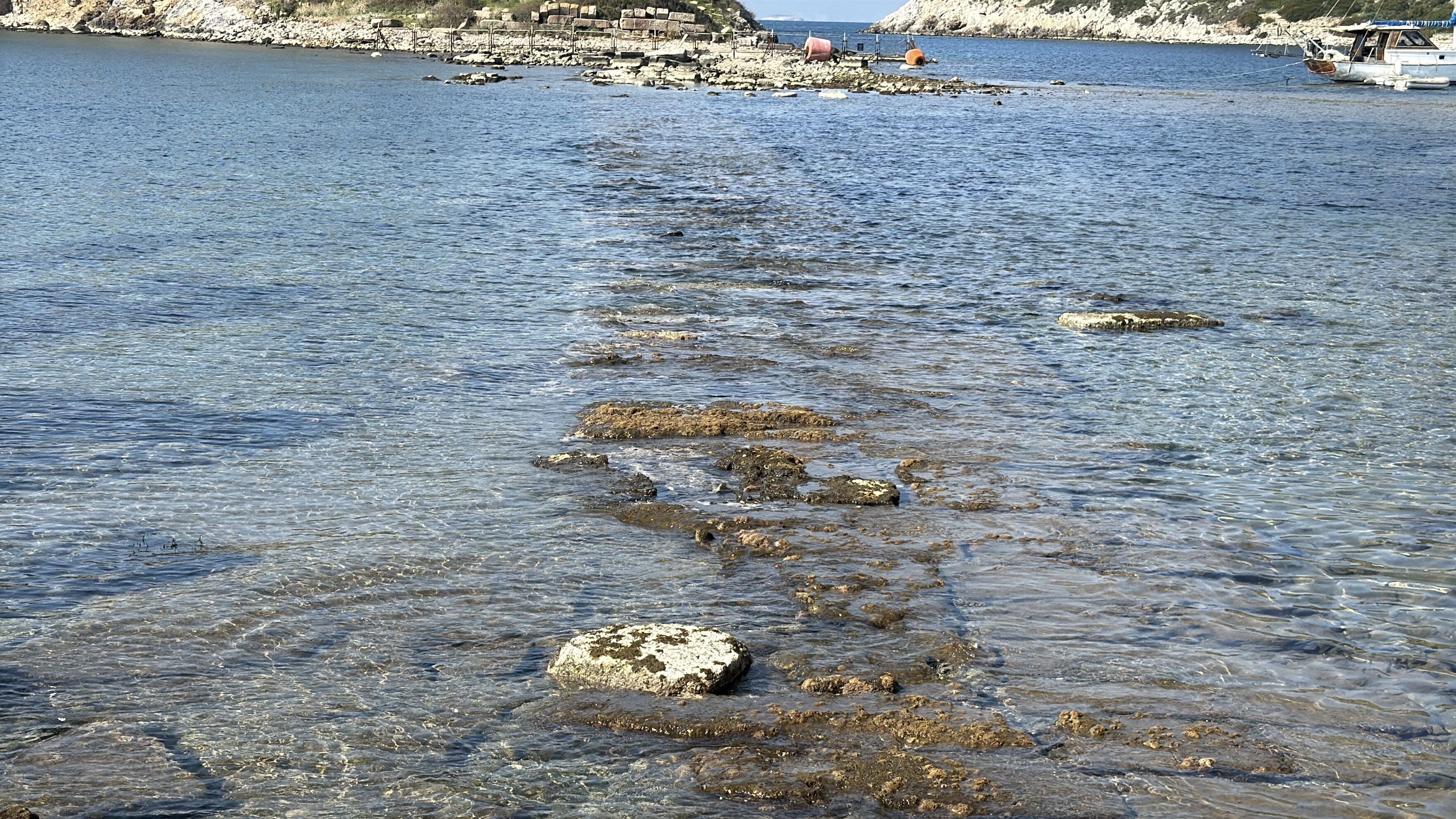 Bodrum’da Deniz Çekildi, Kral Yolu Ortaya Çıktı (2)